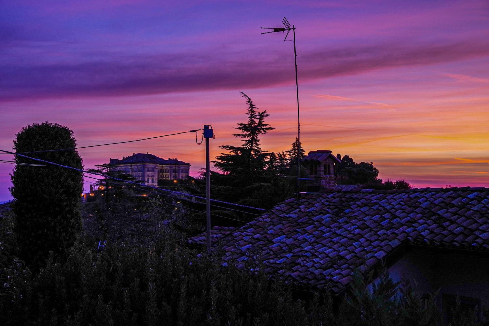 Vista Langhe - Cerratohouses Guarene Esterno foto