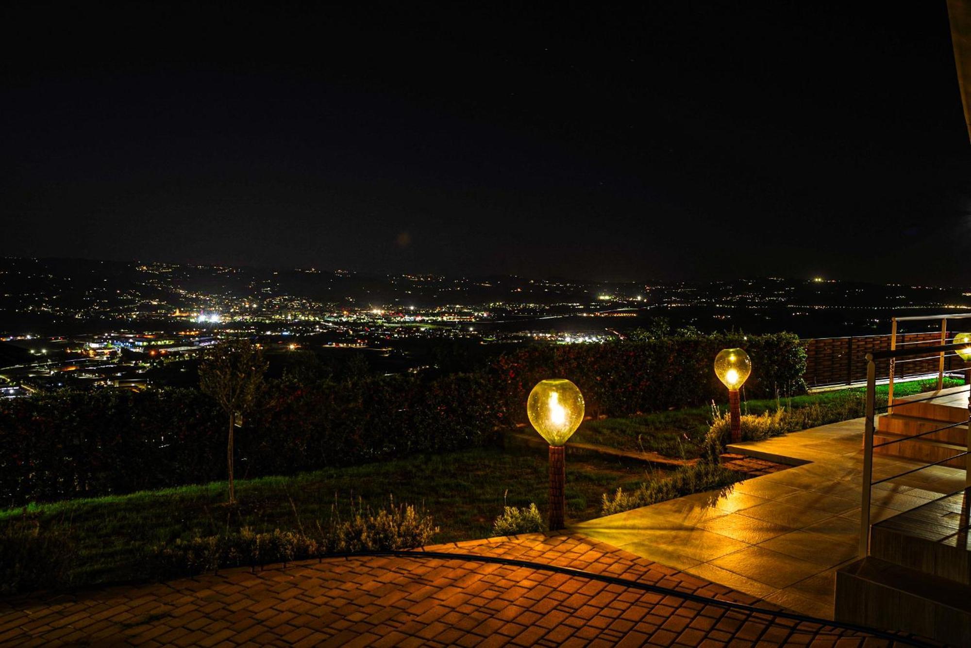 Vista Langhe - Cerratohouses Guarene Esterno foto