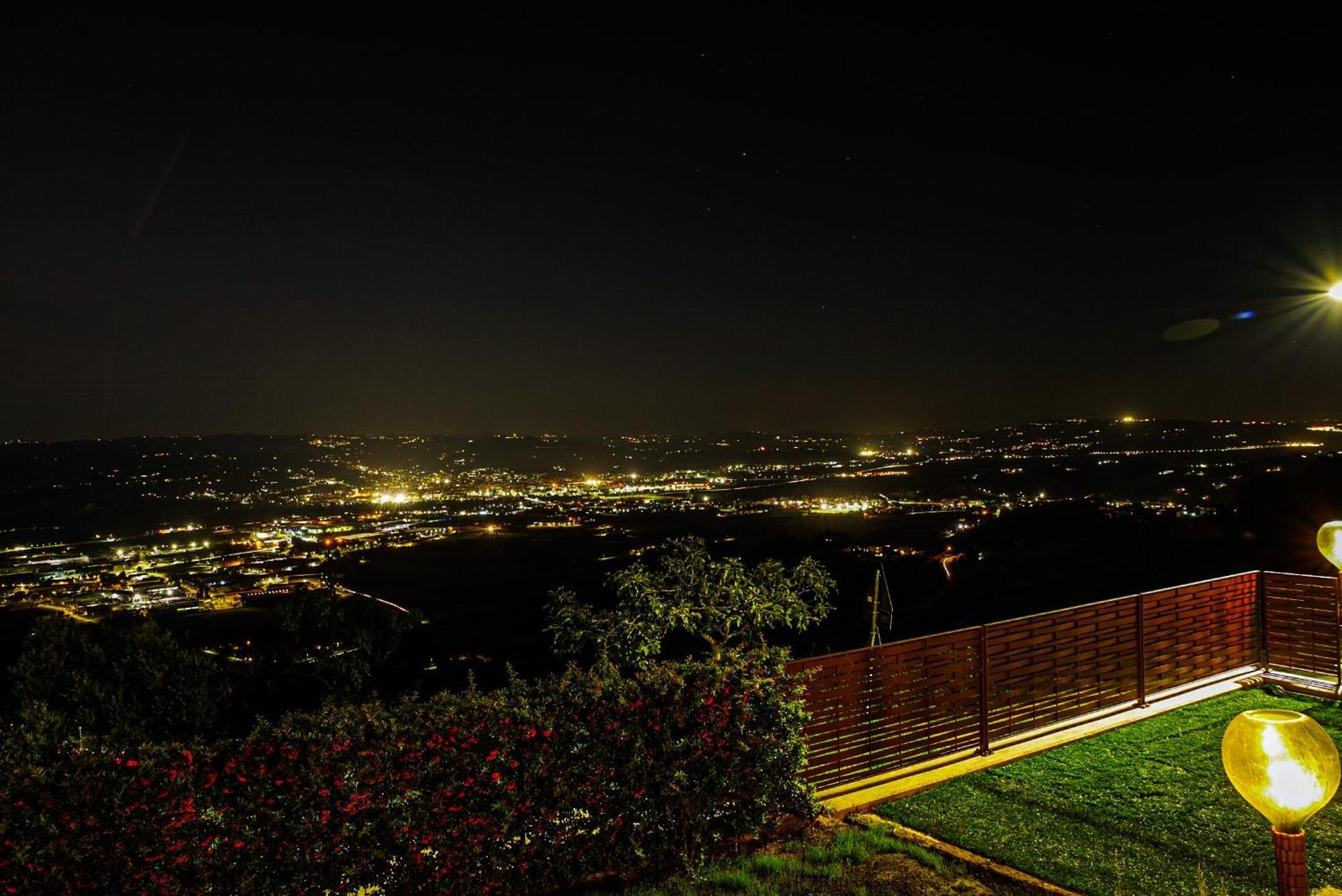 Vista Langhe - Cerratohouses Guarene Esterno foto
